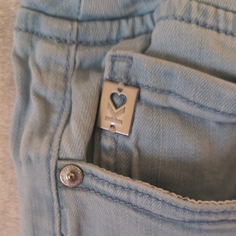 Belle by Kim Gravel Light Denim Capris - Picture 4 of 4
